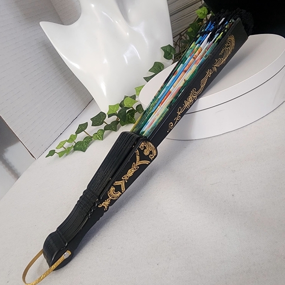 Fabric and Lace Folding Hand Fan Saint Jude - Picture 6 of 7